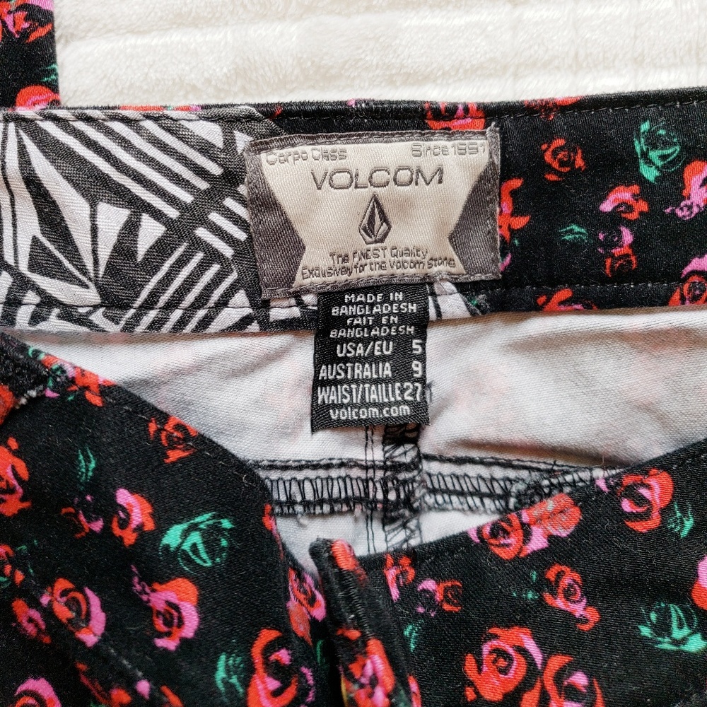 Volcom - Picture 5 of 5